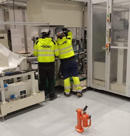 Pracownicy podczas relokacji